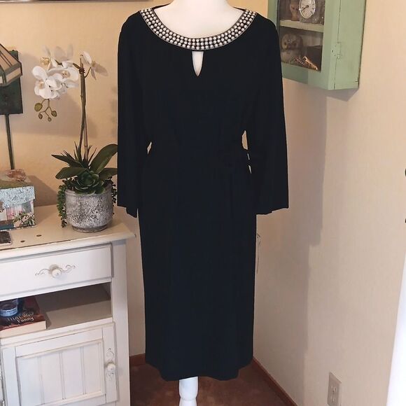 NWT Tahari Elegant Black Morgan Embellished Dress. Pearly. Classic. - Picture 2 of 14